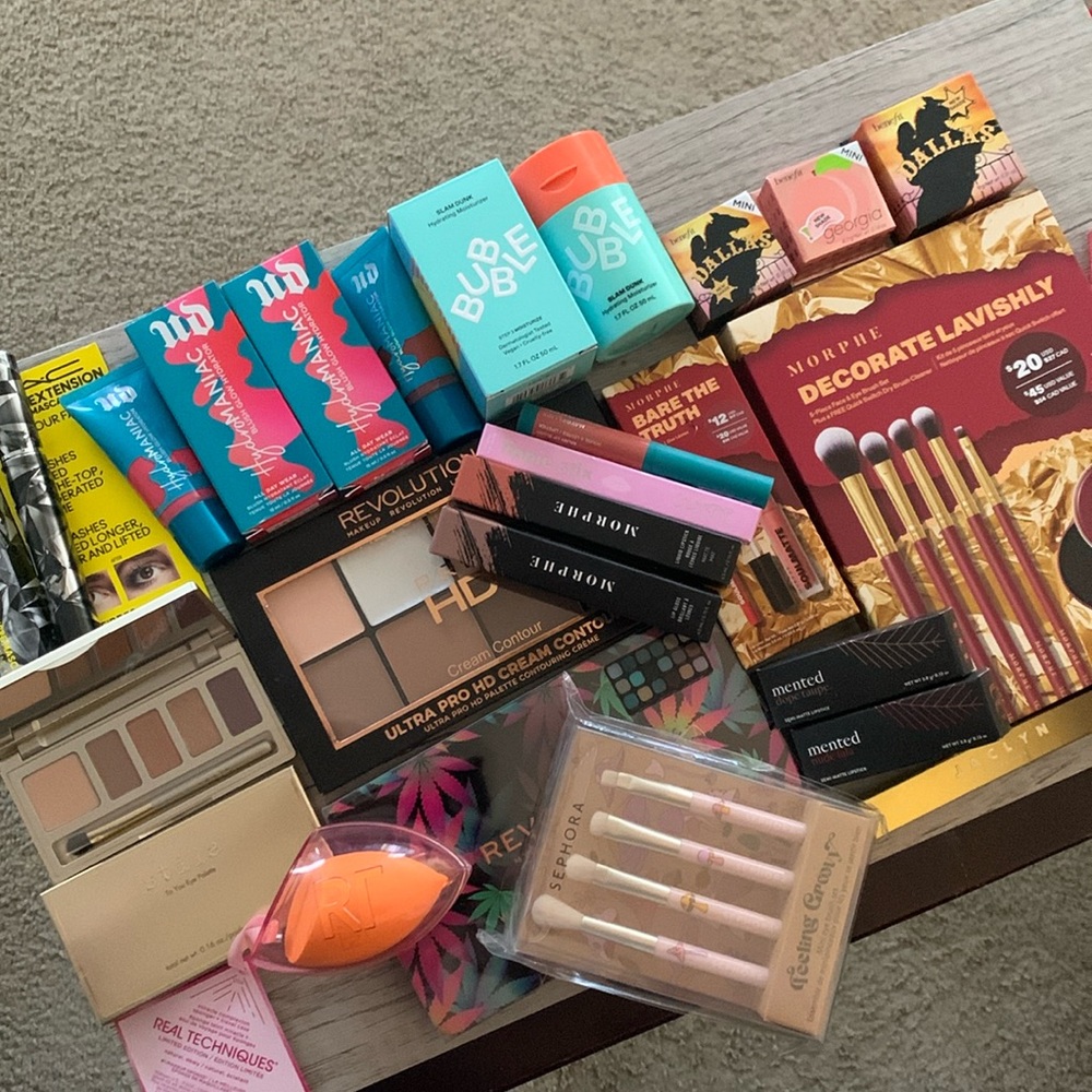 20+ Piece Highend/Drugstore Makeup/Skincare Bundle